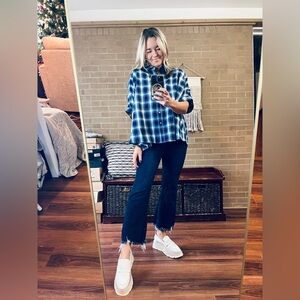 eesome Blue and White Plaid Women's Button Down Shirt